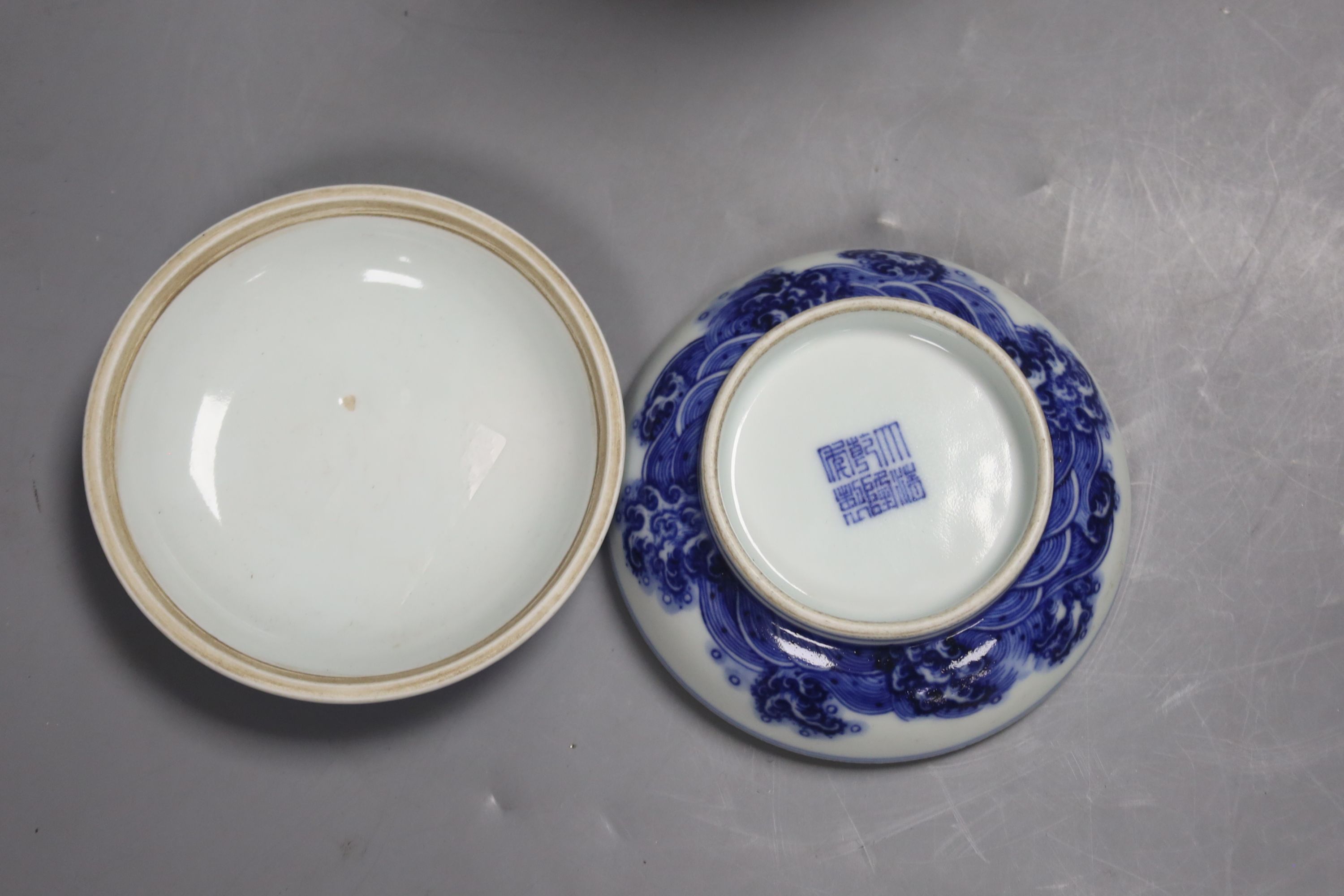 A Chinese underglaze copper red vase and a Chinese blue and white ‘dragon’ box and cover, tallest 15cm